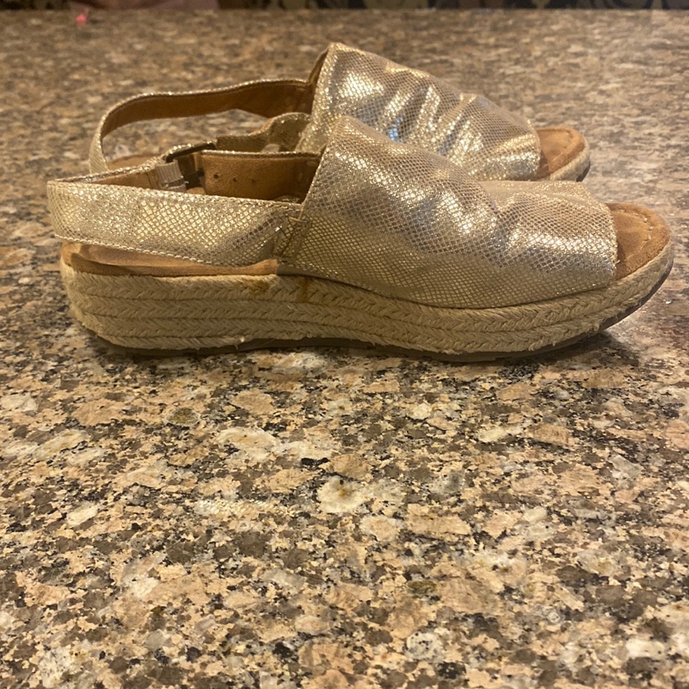 Naturalizer gold sandal